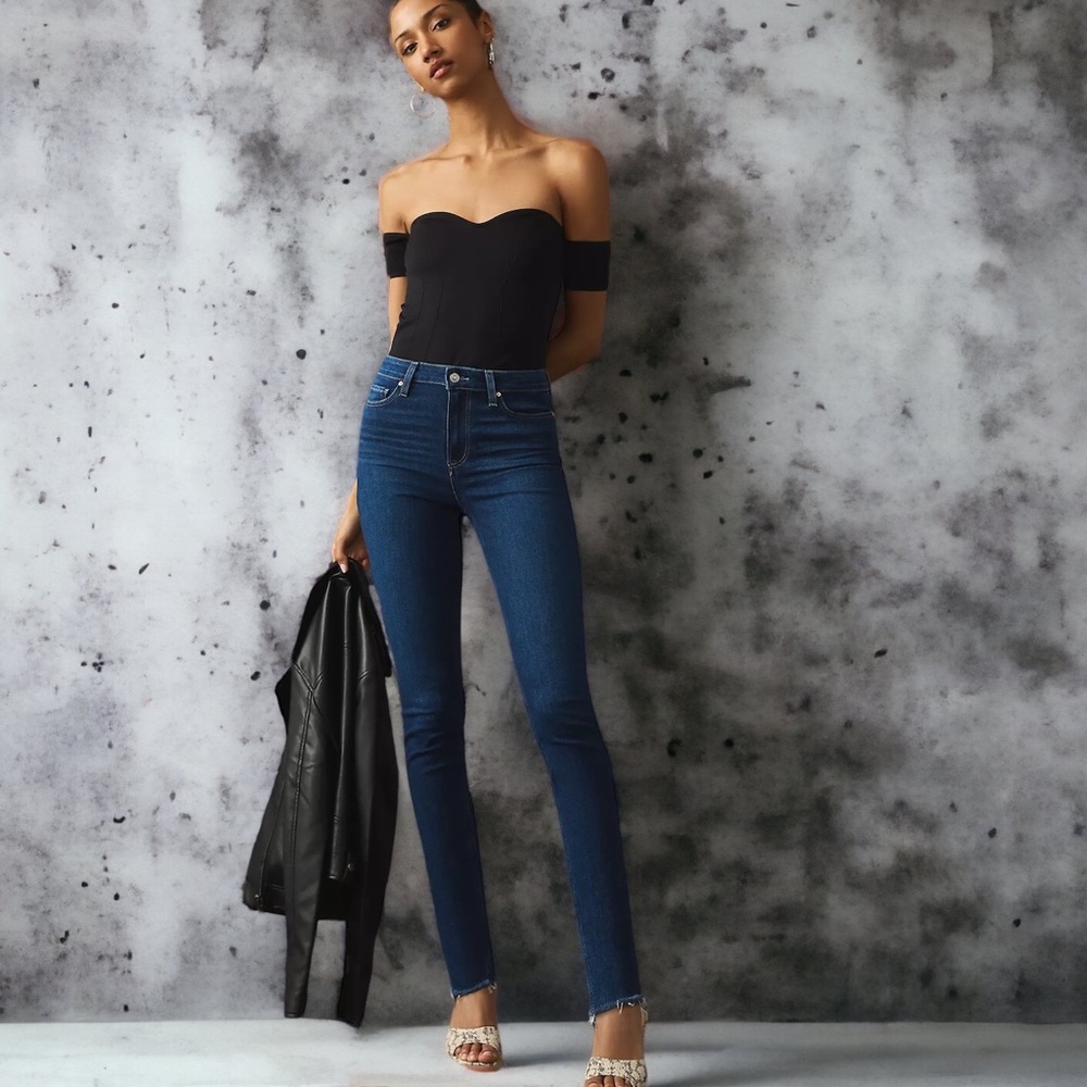Paige Hoxton High Rise Blue Denim Jeans in Size 32